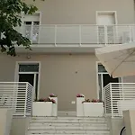 Diffusi Di Fiorita Con Accesso Alle Piscine Della Principale *