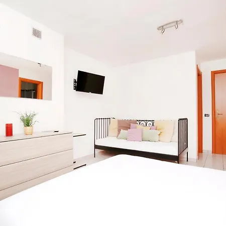 Diffusi Di Fiorita Con Accesso Alle Piscine Della Principale * Cattolica