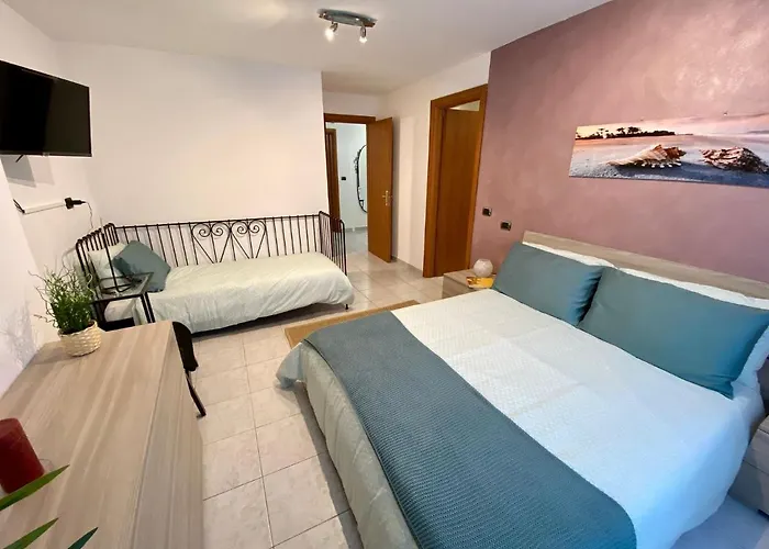 Diffusi Di Fiorita Con Accesso Alle Piscine Della Principale Daire