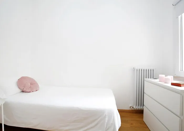 Diffusi Di Fiorita Con Accesso Alle Piscine Della Principale Daire Cattolica