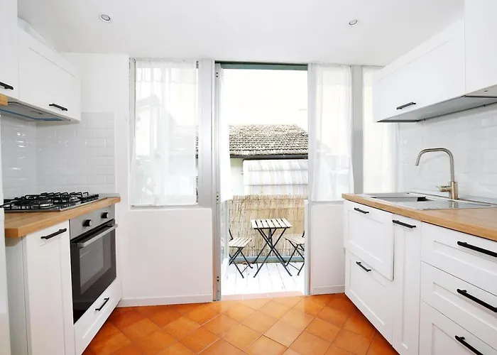 Diffusi Di Fiorita Con Accesso Alle Piscine Della Principale *