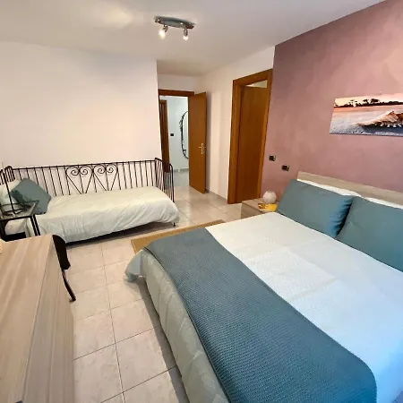 Diffusi Di Fiorita Con Accesso Alle Piscine Della Principale Apartment