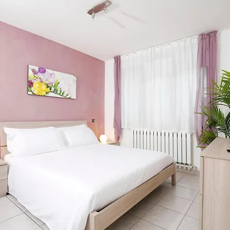 Diffusi Di Fiorita Con Accesso Alle Piscine Della Principale *