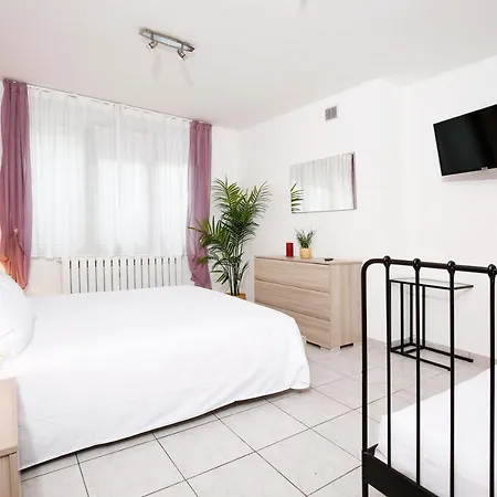 Diffusi Di Fiorita Con Accesso Alle Piscine Della Principale * Cattolica