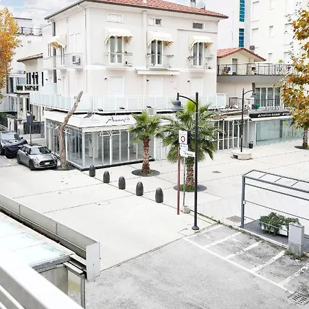 Diffusi Di Fiorita Con Accesso Alle Piscine Della Principale