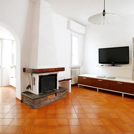 Diffusi Di Fiorita Con Accesso Alle Piscine Della Principale * Cattolica