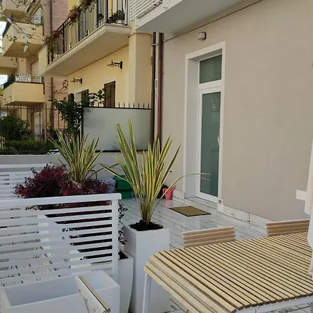 Diffusi Di Fiorita Con Accesso Alle Piscine Della Principale * Cattolica