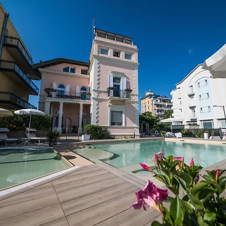 Diffusi Di Fiorita Con Accesso Alle Piscine Della Principale *