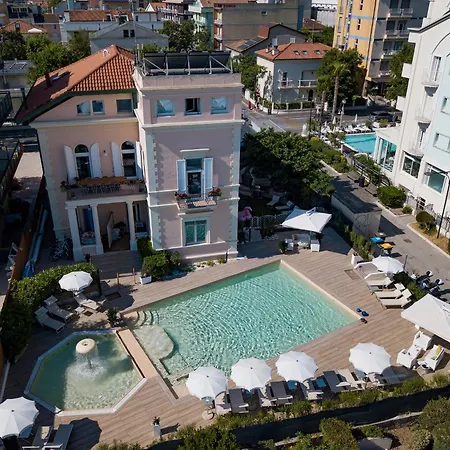 Diffusi Di Fiorita Con Accesso Alle Piscine Della Principale