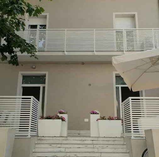 Diffusi Di Fiorita Con Accesso Alle Piscine Della Principale *