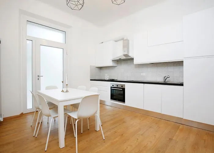 Diffusi Di Fiorita Con Accesso Alle Piscine Della Principale * Κατόλικα