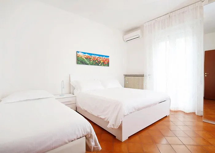 Diffusi Di Fiorita Con Accesso Alle Piscine Della Principale Apartman Cattolica