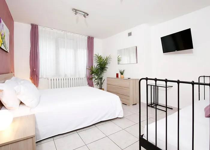 Diffusi Di Fiorita Con Accesso Alle Piscine Della Principale * Κατόλικα