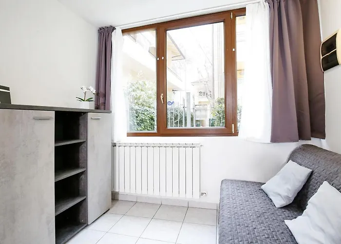 Diffusi Di Fiorita Con Accesso Alle Piscine Della Principale Apartman