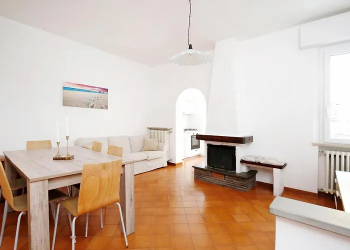 Diffusi Di Fiorita Con Accesso Alle Piscine Della Principale *