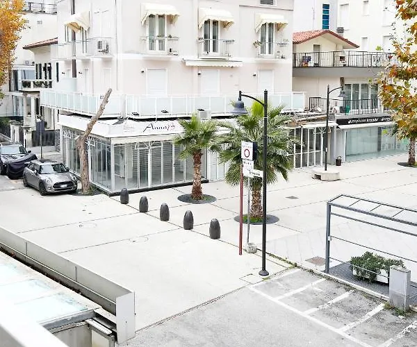 Diffusi Di Fiorita Con Accesso Alle Piscine Della Principale