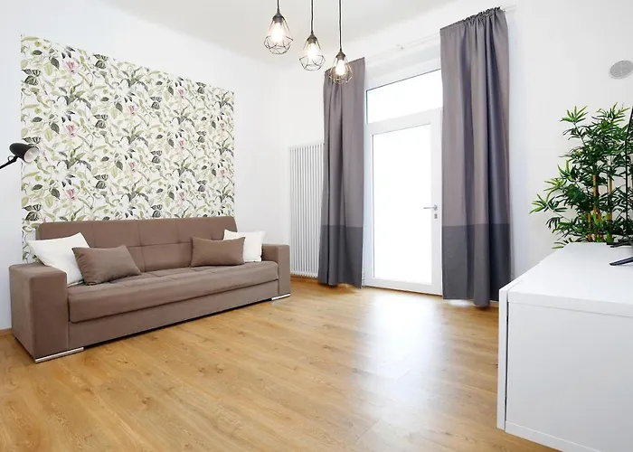 Diffusi Di Fiorita Con Accesso Alle Piscine Della Principale Apartman *