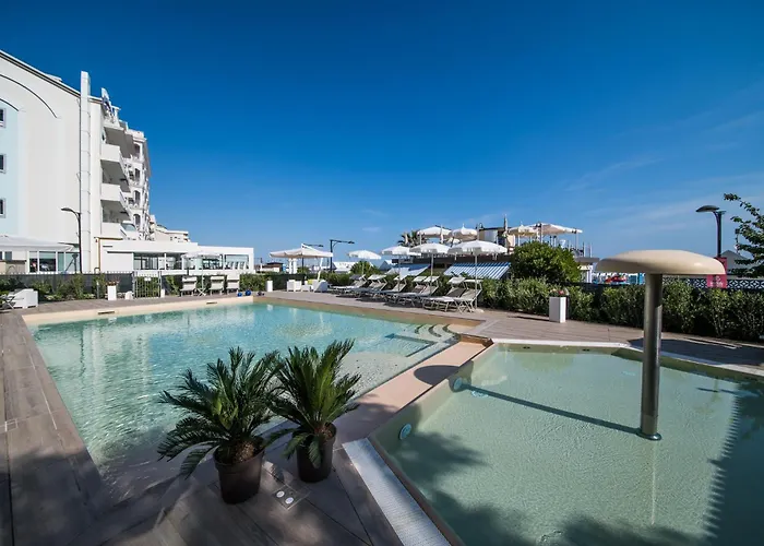 Diffusi Di Fiorita Con Accesso Alle Piscine Della Principale *